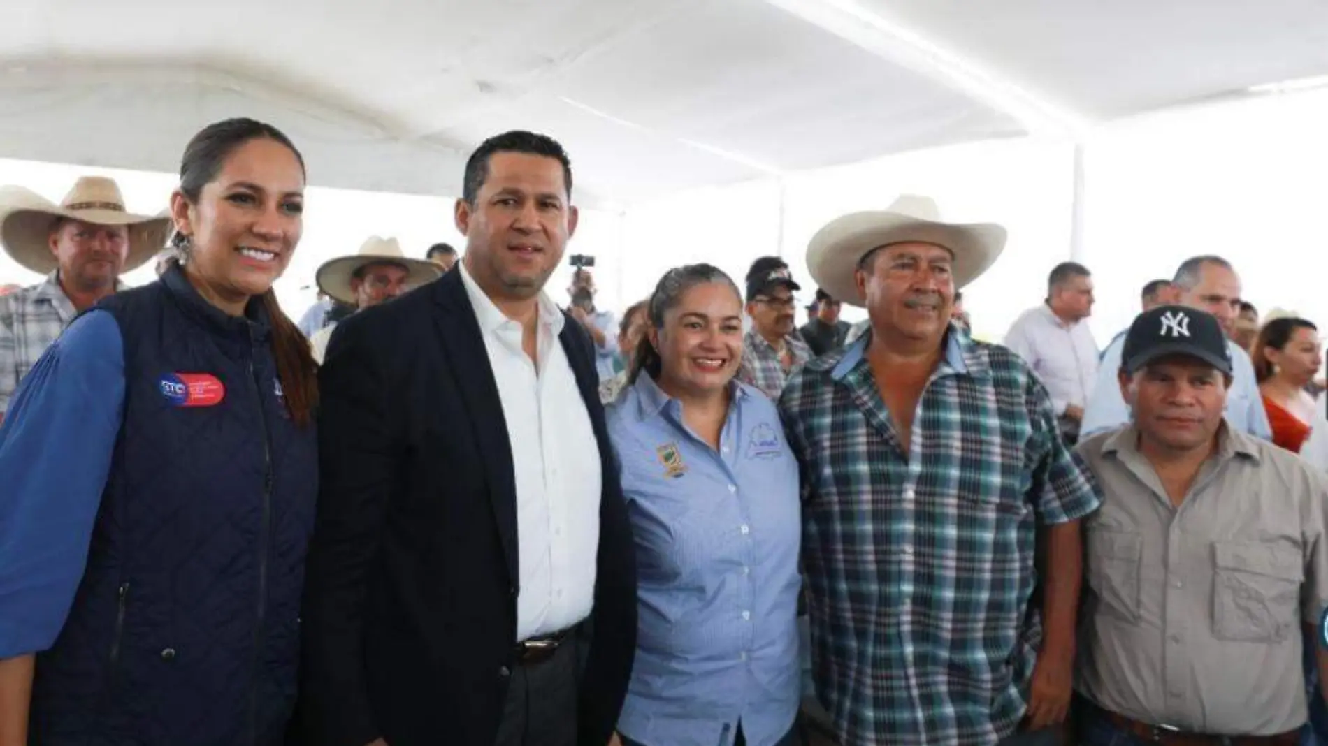 AMPLIARAN ENTREGA DE TARJETAS MUJERES GRANDEZA2